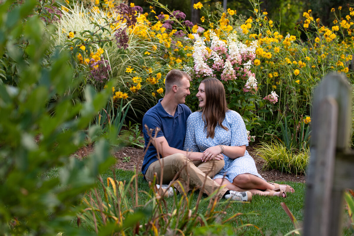 Fort-Wayne-Family-Photographer-Engagement-Pictures-2