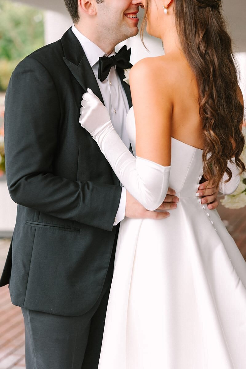 evansville-country-club-wedding-first-look-moment31