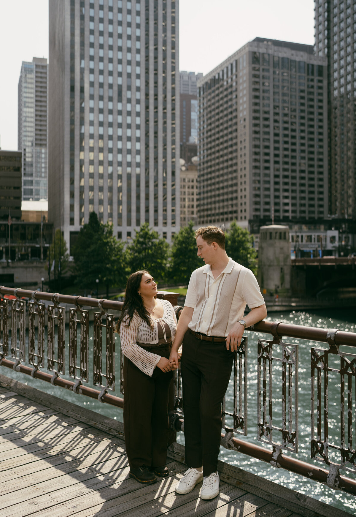 Vibey_Chicago_Engagement_Session-14
