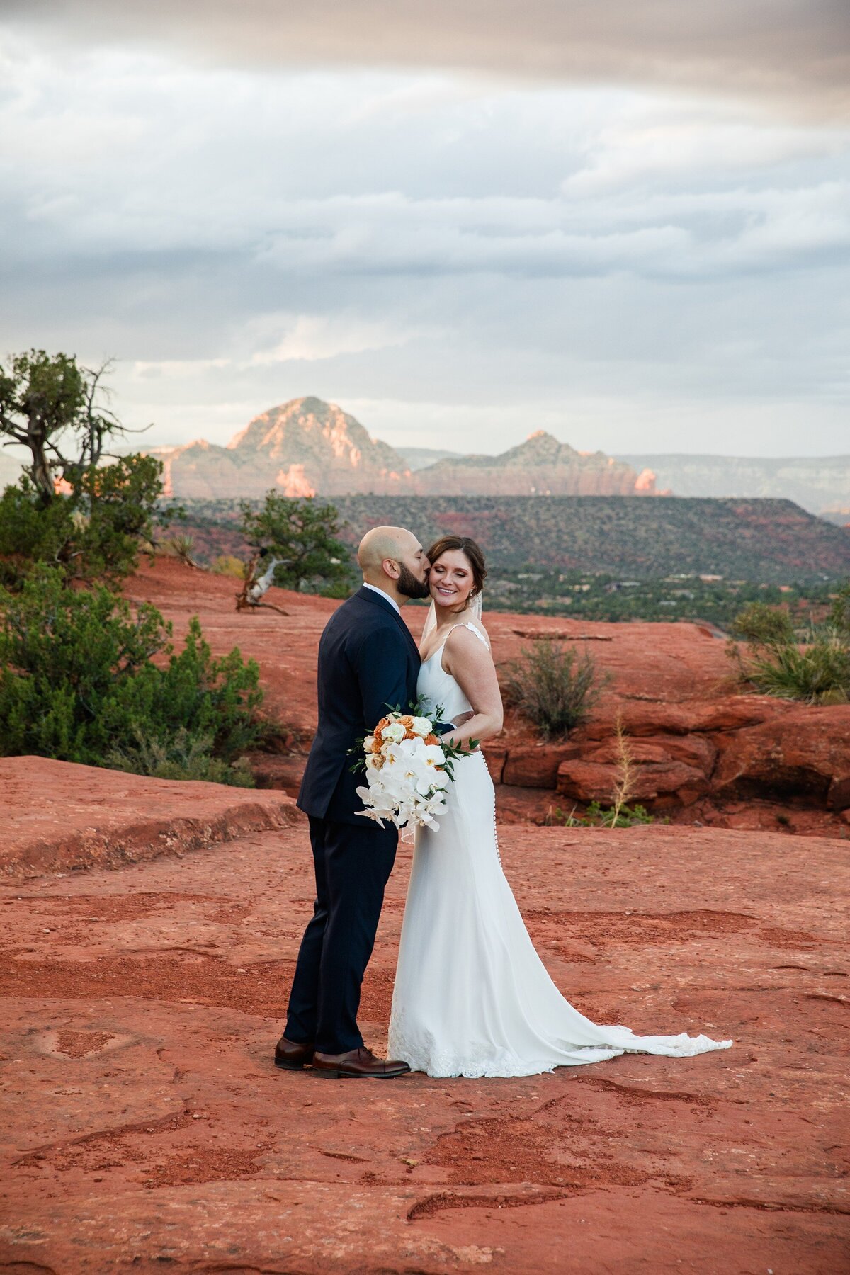 Yavapai_Vista_Point_Sedona_Arizona_Danielle_Holman_Wedding_Photography_0011