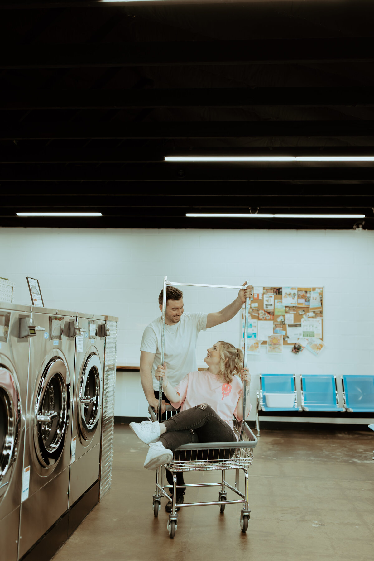 LaundromatCouplePhotos