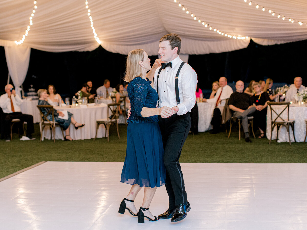 Gena & Matt's Wedding at the Dallas Arboretum | Dallas Wedding Photographer | Sami Kathryn Photography-256