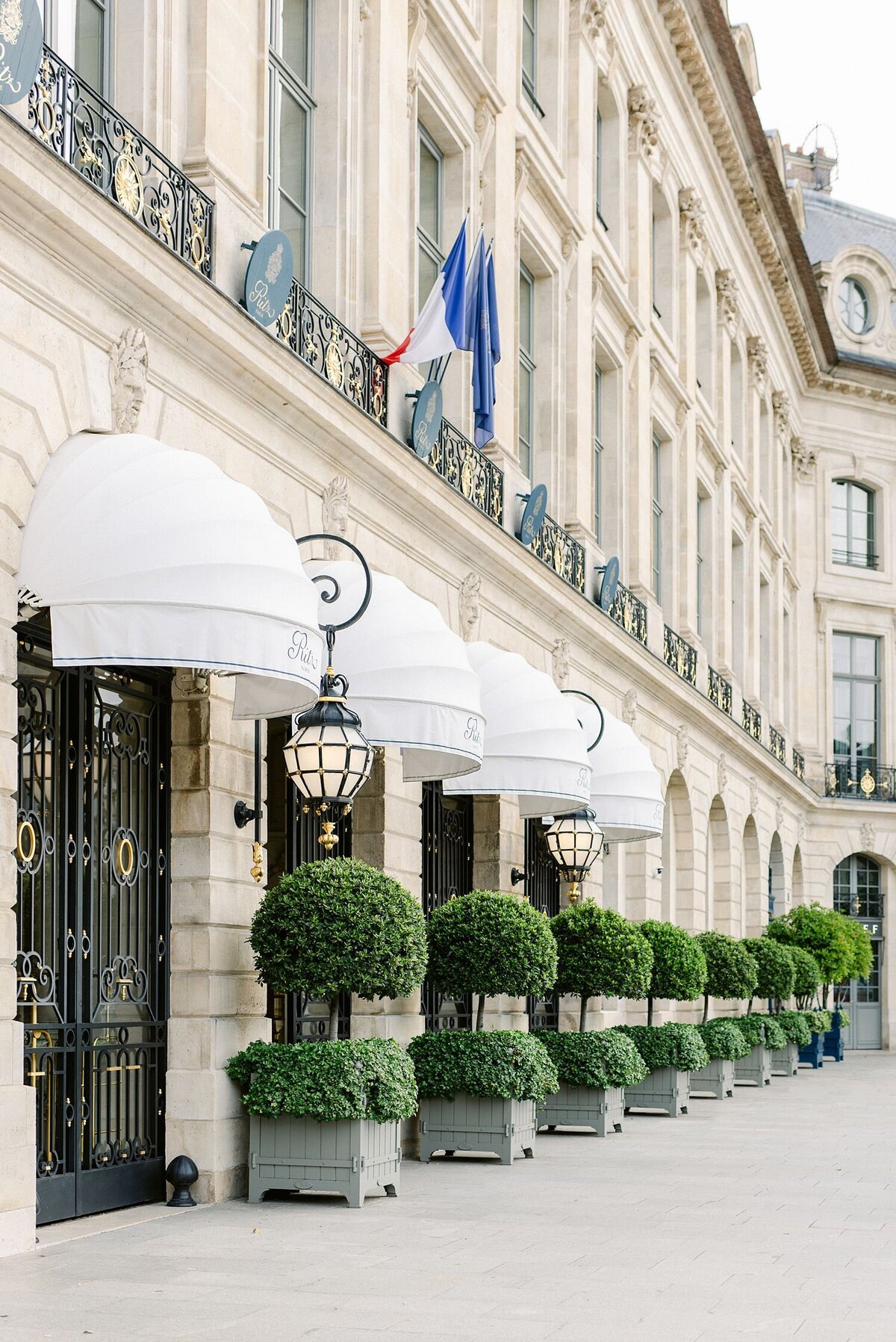 paris-destination-wedding-photographer-editorial-storytelling-ritz