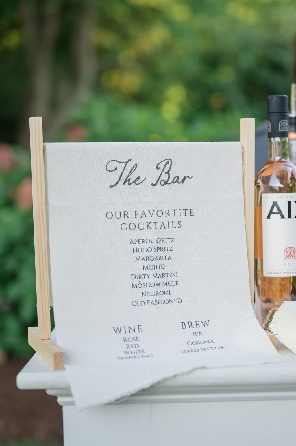 signature-drink-sign-at-smith-farm-gardens-jen-strunk-events