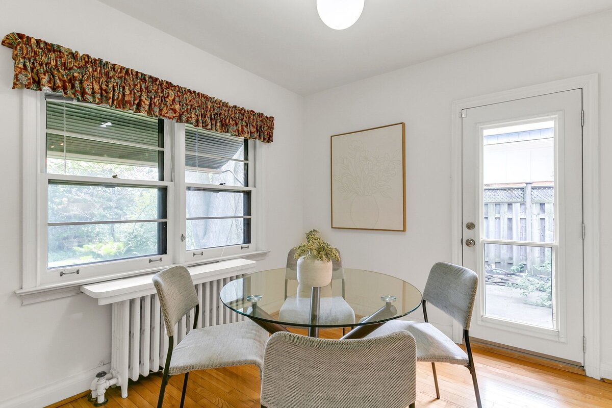 28-web-or-mls-17_002_Breakfast Area
