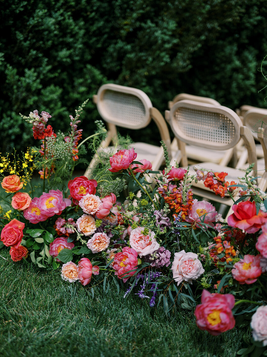 KathleenRob5-3-25GlenstoneGardenVA-VickiGraftonPhotography-449