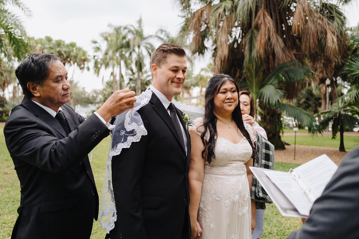 mcneile-photo-elope-tampa-chantilly-chic-celebrations-gizella-kopsick-park-8