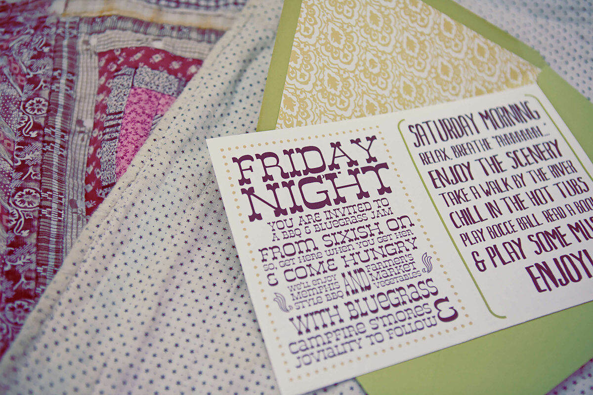 whimsical-cabin-schedule-wedding-ampersandink