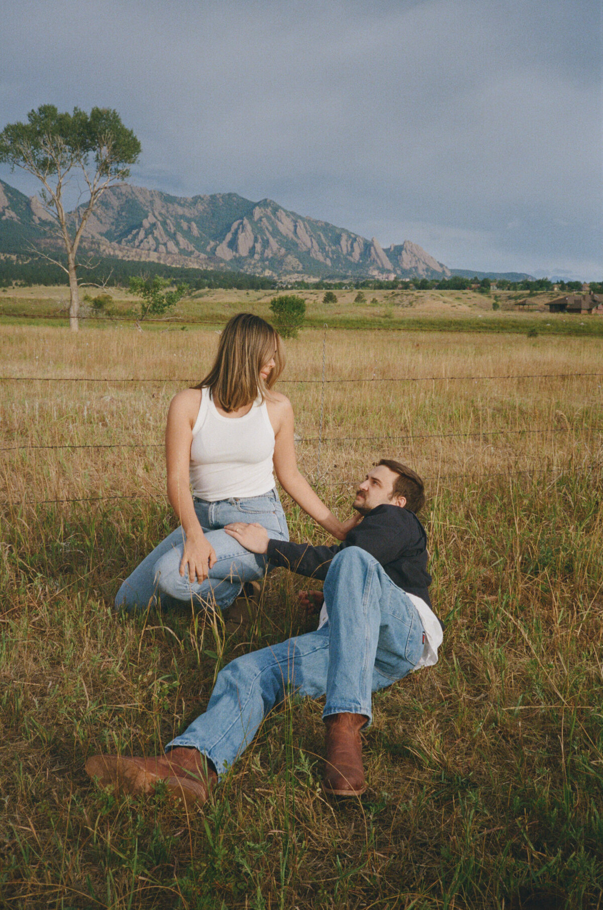 Lauren-Carly-Photo--Destination-Wedding-Photographer--Boulder-Colorado-Couples-Session--3022