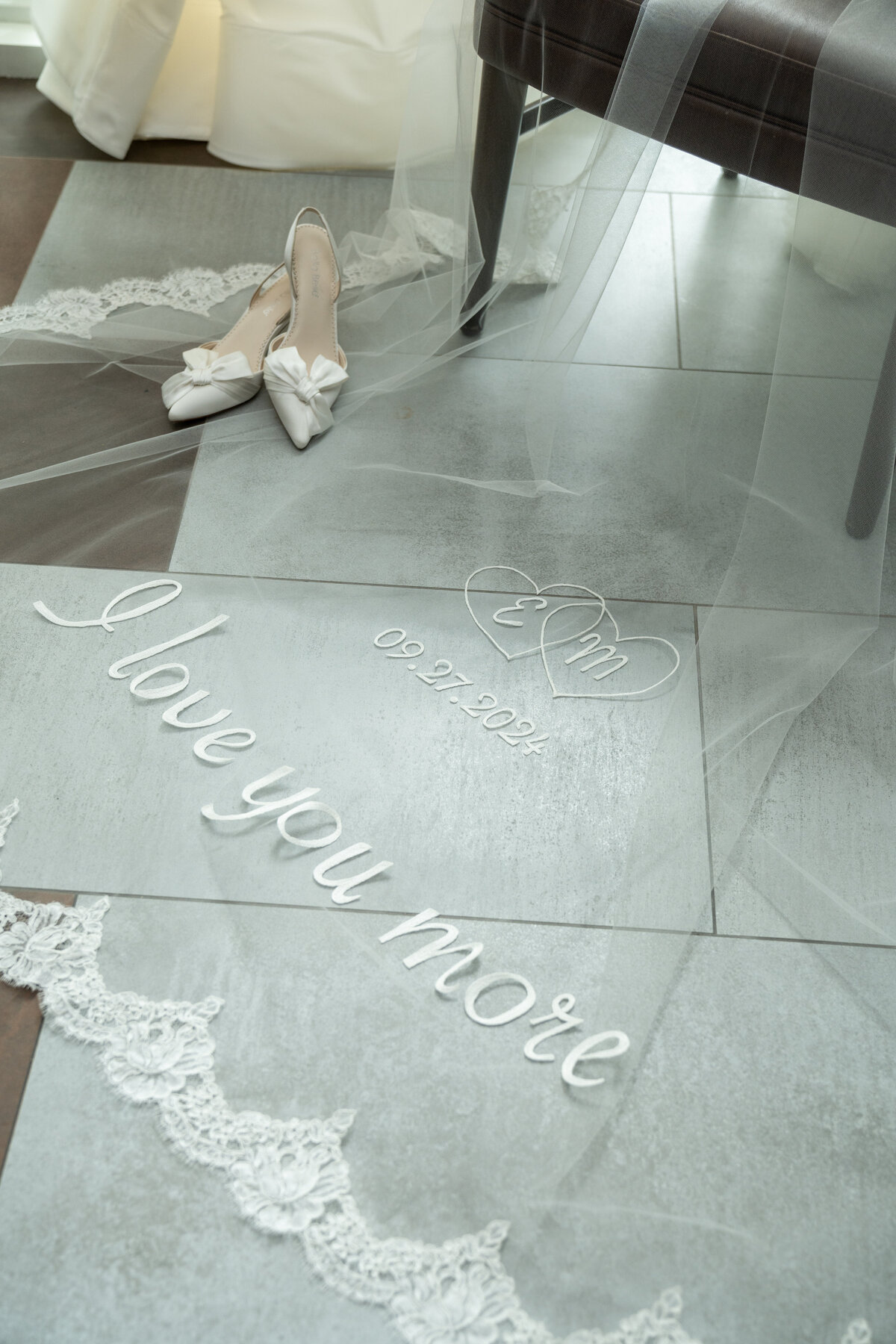 Custom-french-lace-veil