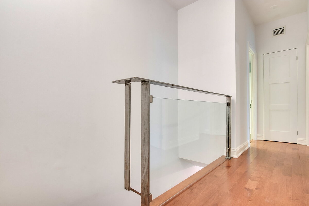 21-web-or-mls-23_001_Upper Hallway