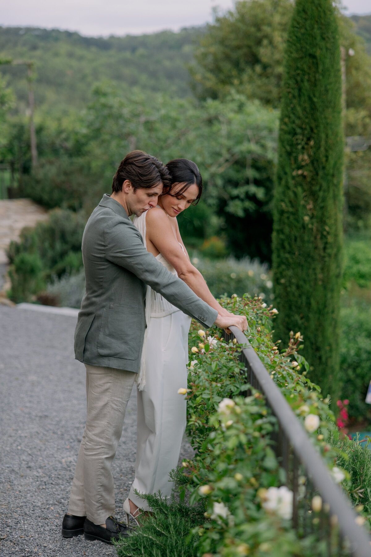 Luxury-Wedding-Tuscany-Welcome-Dinner-Italy-Larisa-Shorina-Photography-Monteverdi-30