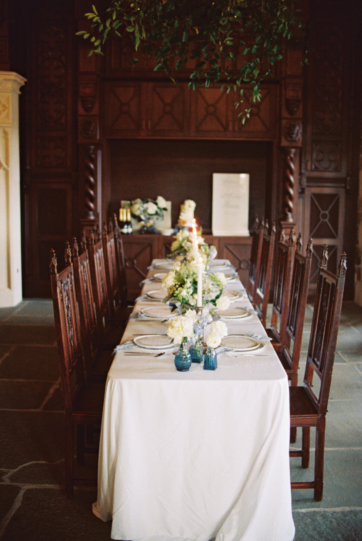 winter tablescape at chateau de lis wedding