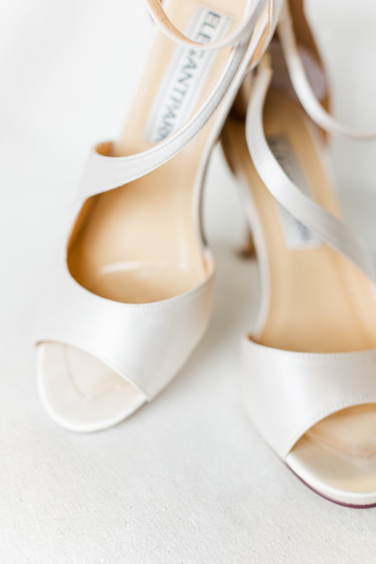 7_white_bridal_shoes_for_wedding
