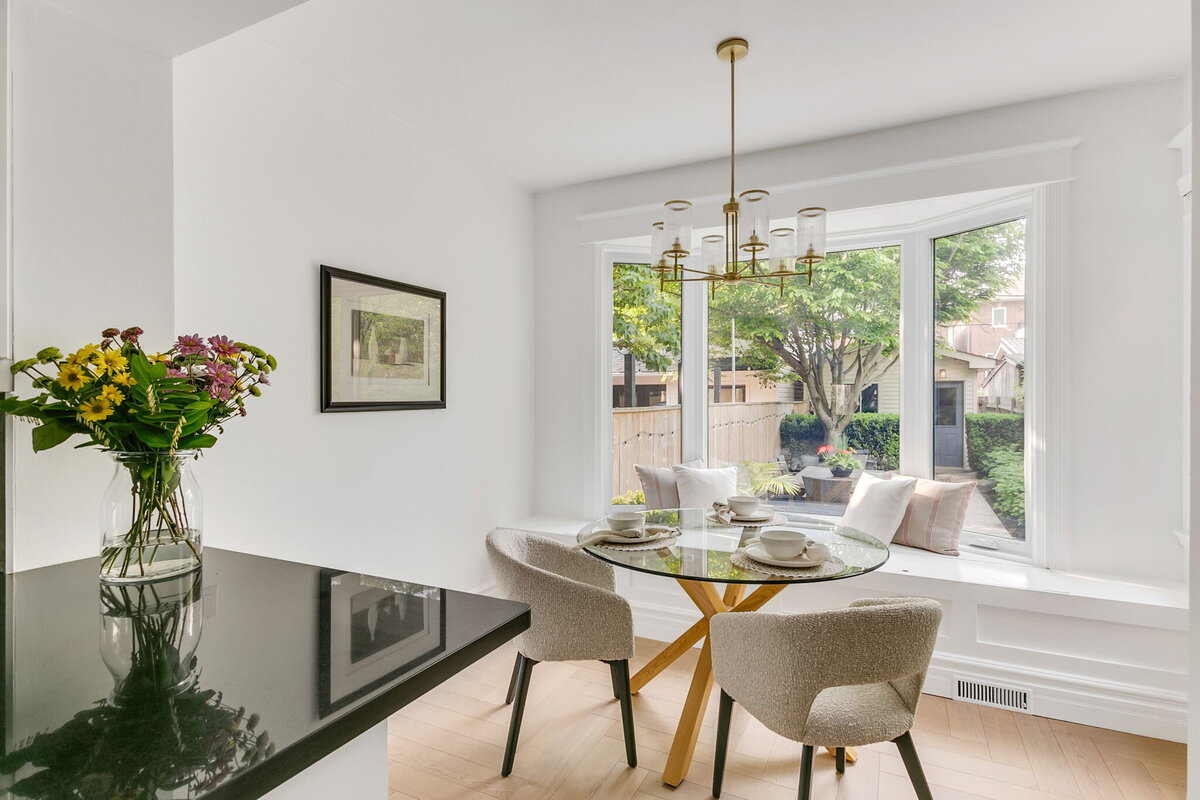 29-web-or-mls-17_001_Breakfast Area