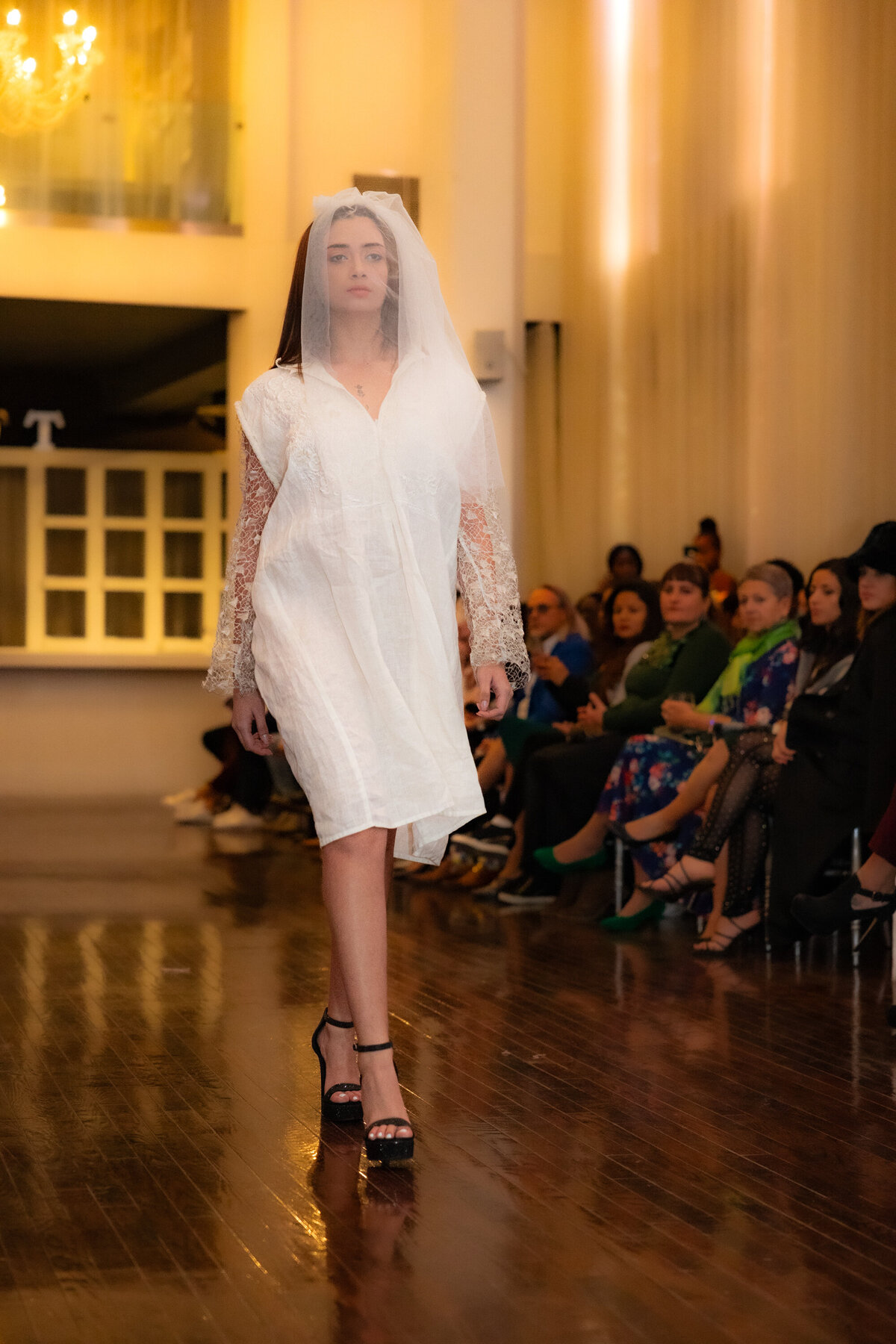Robe courte pour mariée Photo de mode Montréal