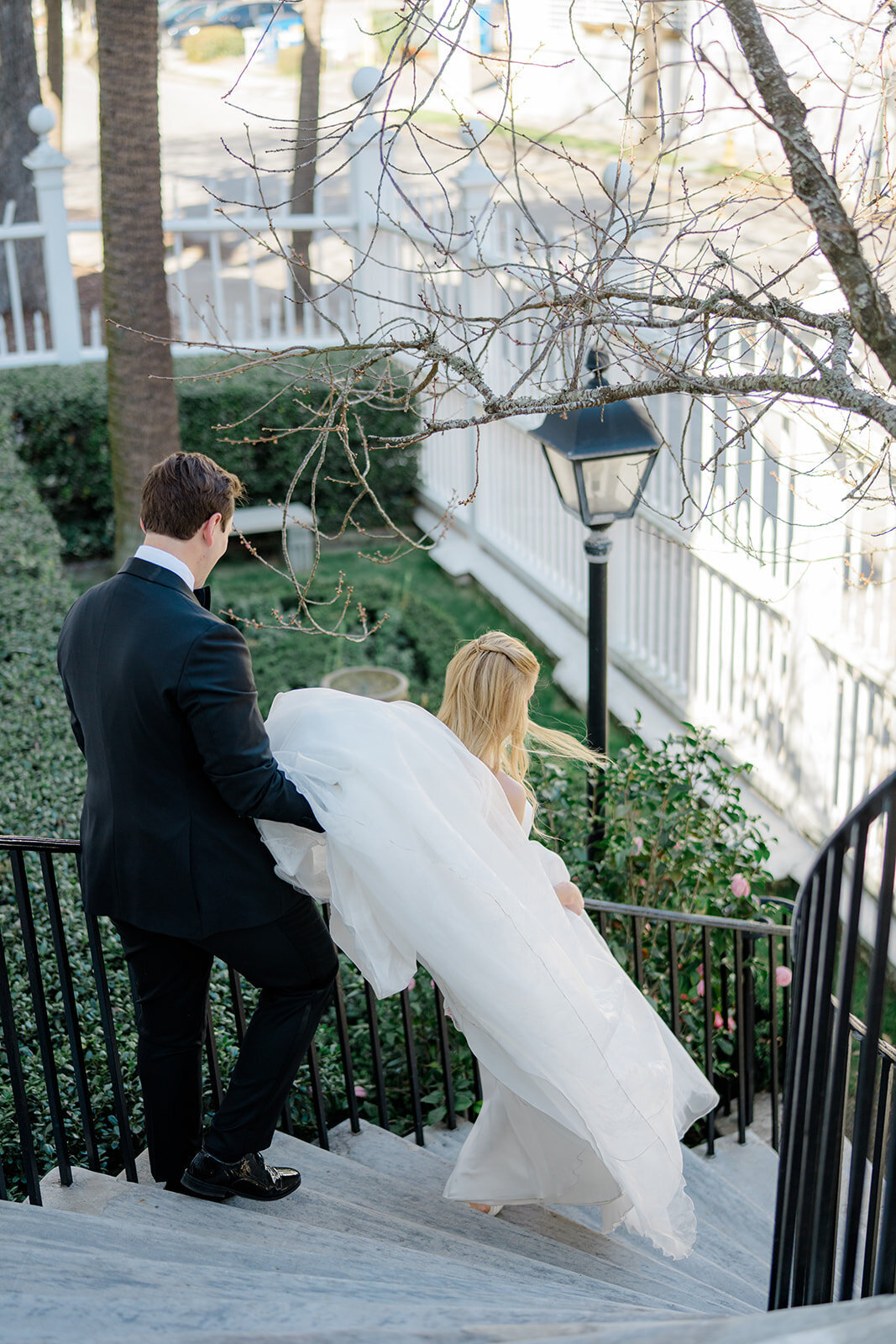 elevated_neutral_tones_governor_thomas_bennett_house_charleston_destination_wedding_photographer_wedding_Kailee_DiMeglio_Photography-232