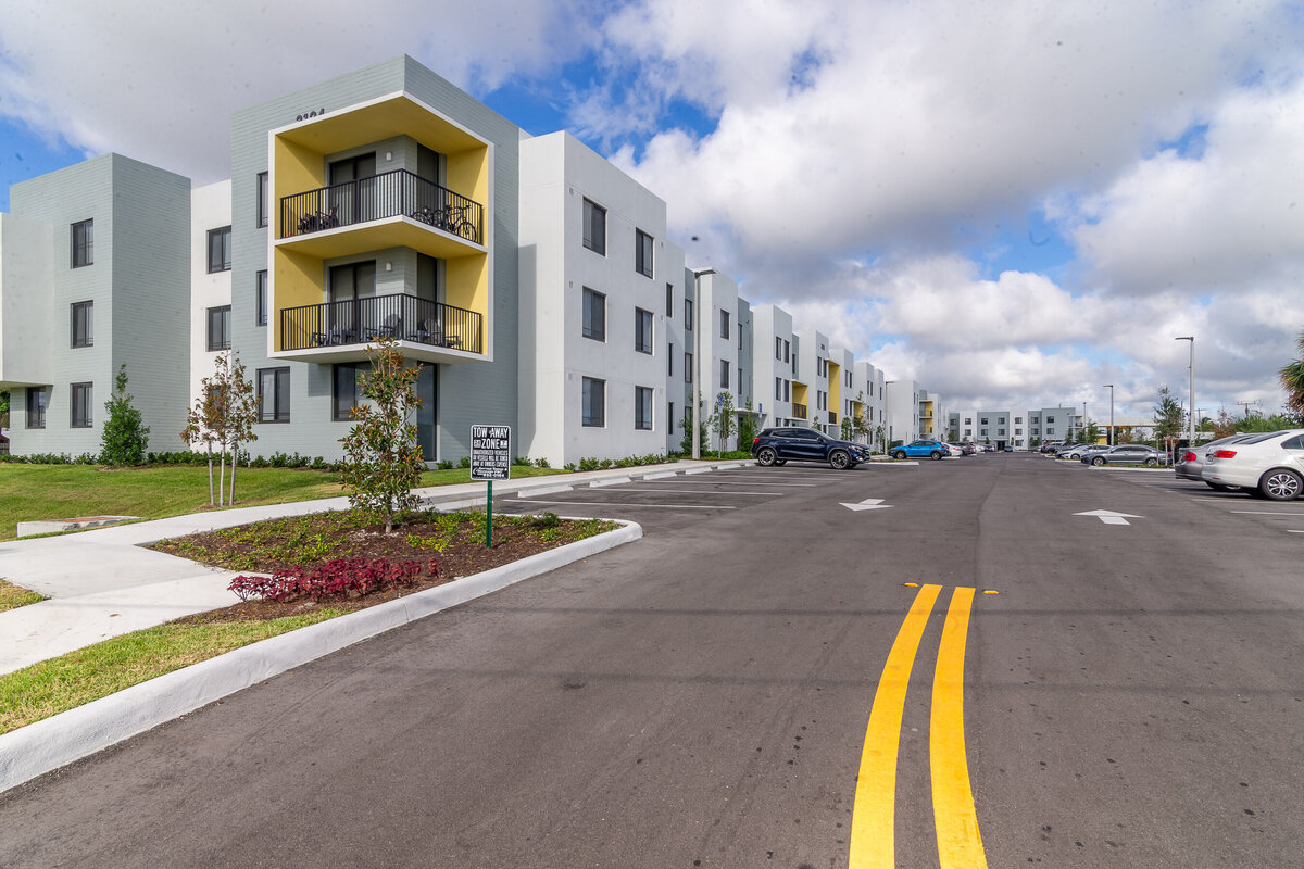 062524BERKELYPALMBEACH-44