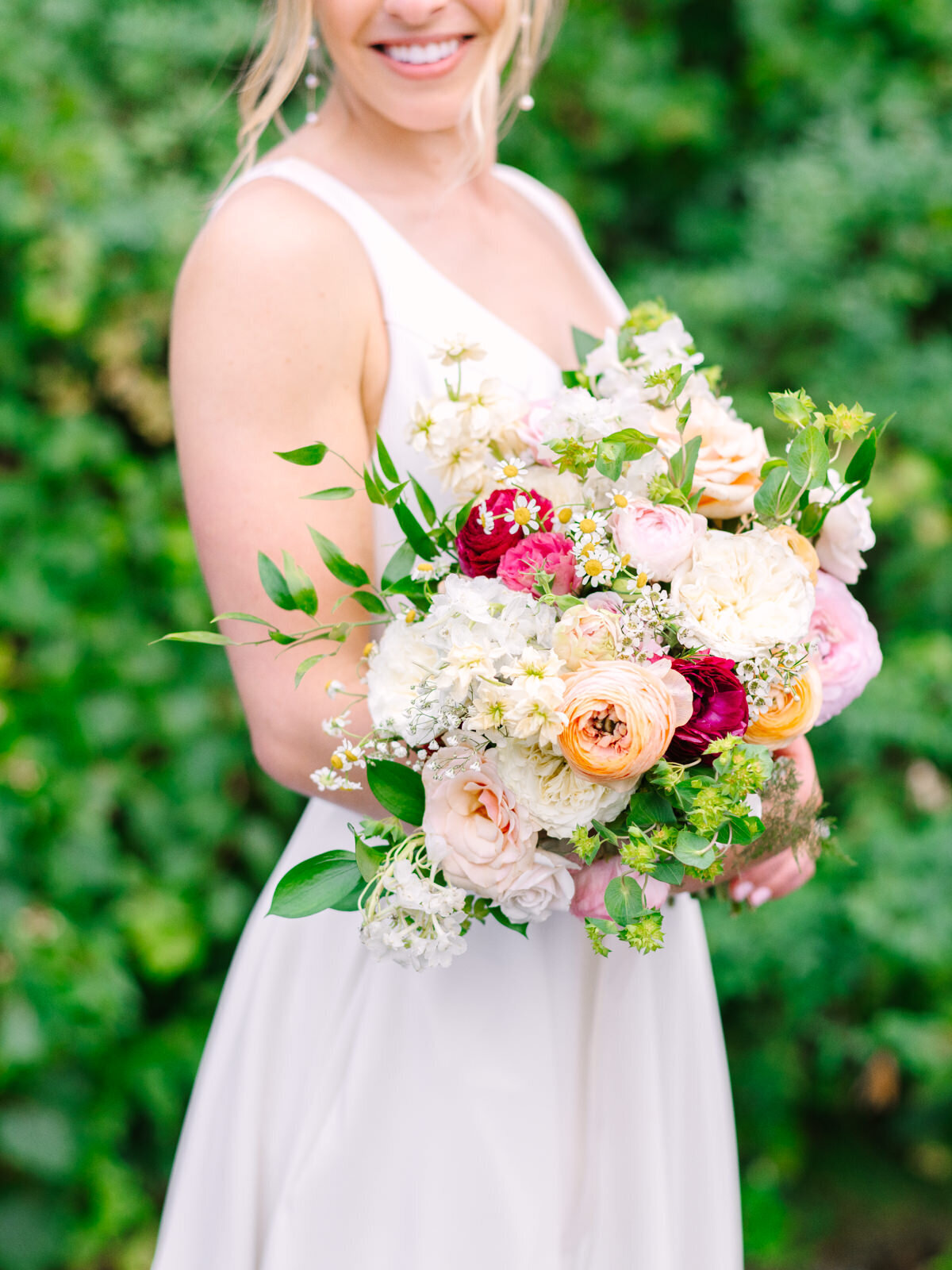 bright-bridal-bouquet-milwaukee-wedding-kassieanaphotogtaphy.com
