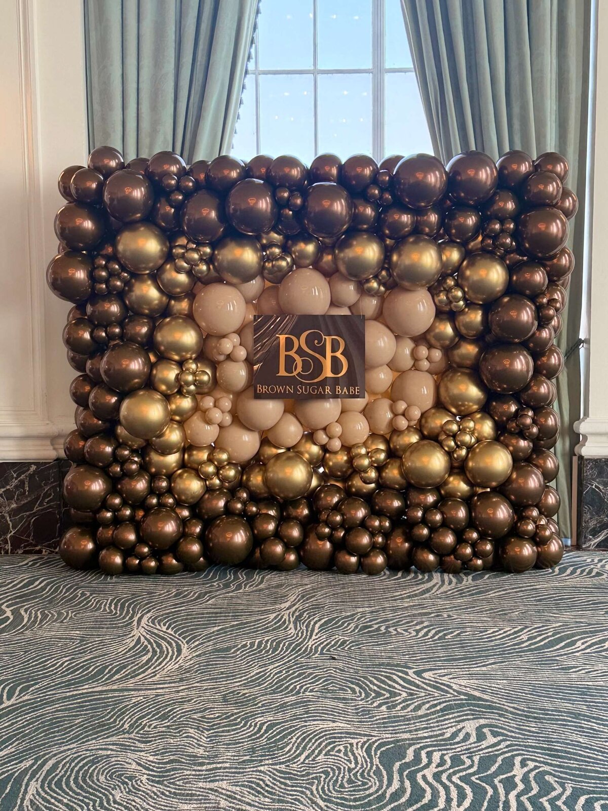 brown and gold balloons for Brown Sugar Babe in STL by Dreamsc8pe Event Co
