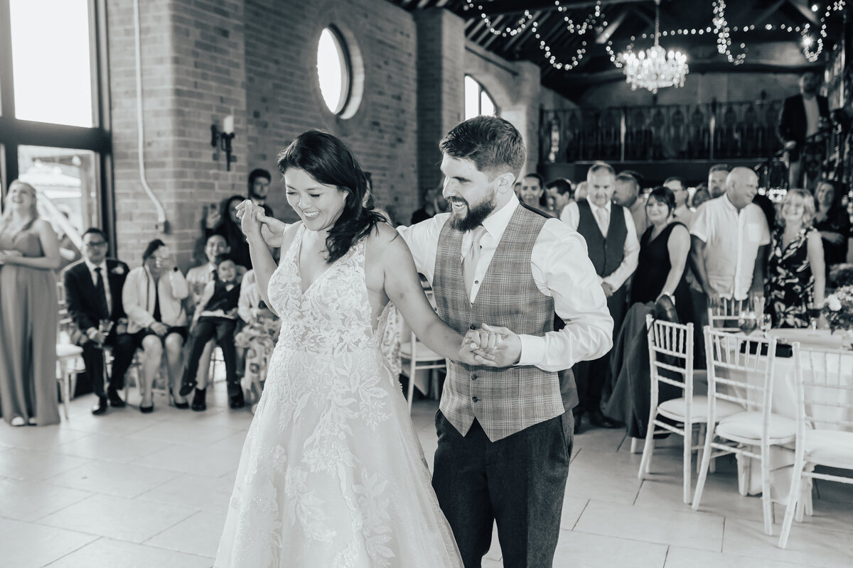 grace-dove-photography-meadow-barn-wedding (21)