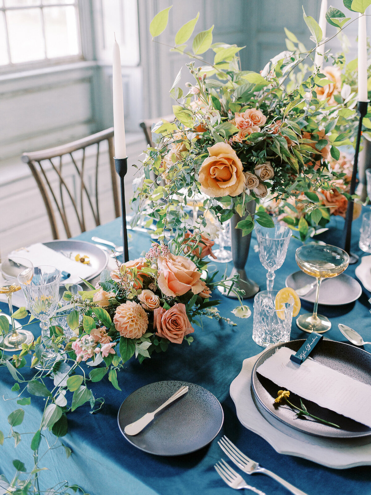 Jenny-Haas-Photography-The-Teal-Gold-Table-Decor-Luxury-DC-Planner-1