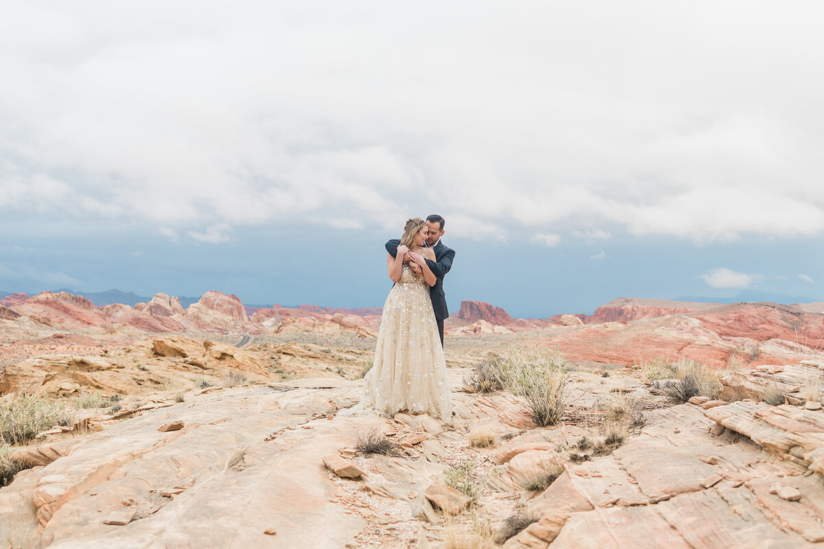 Las-Vegas-Wedding-Elopement-Valley-Of-Fire-Willow-And-Rove