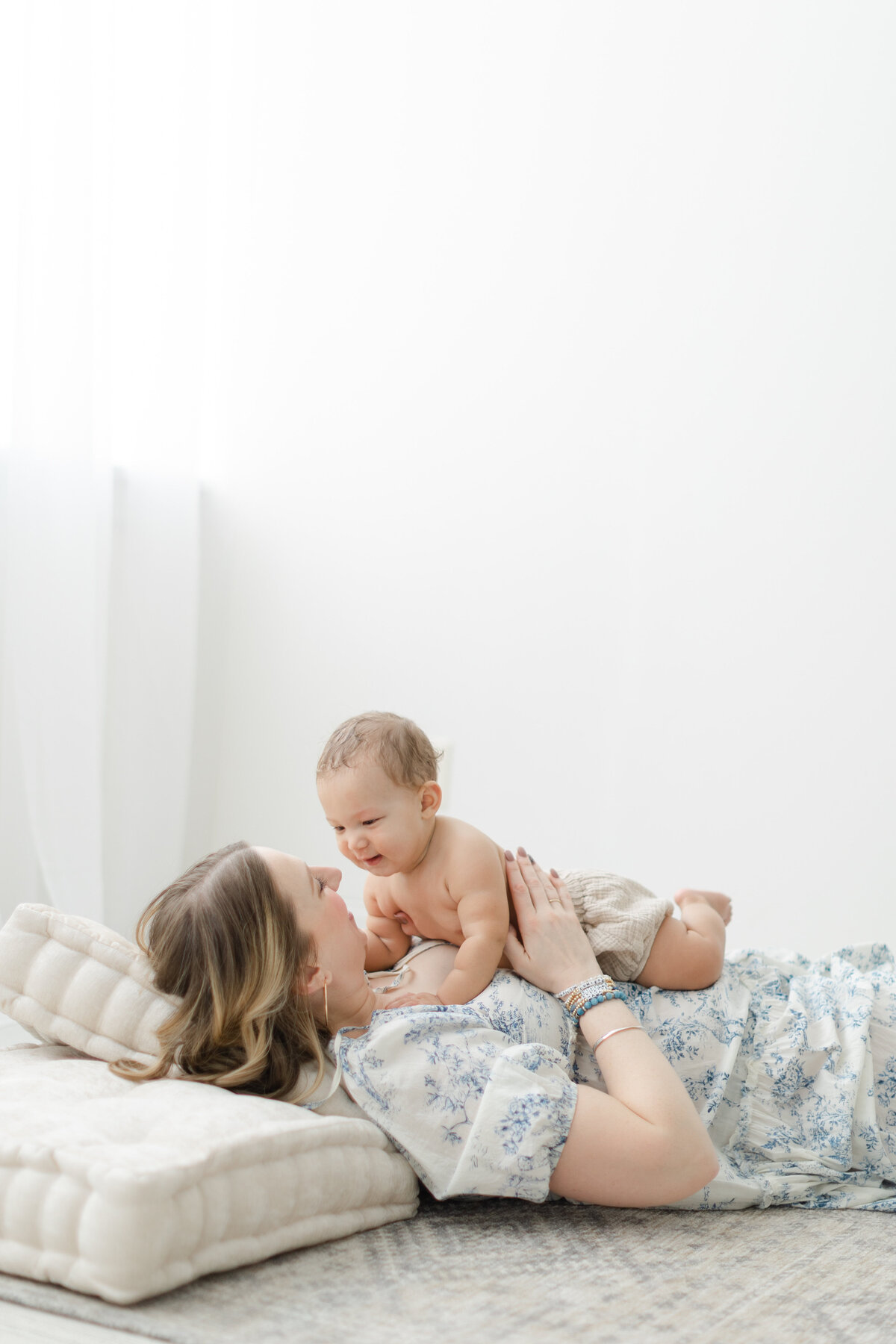 6 month baby milestone portrait session at Philadelphia photography studio - 11