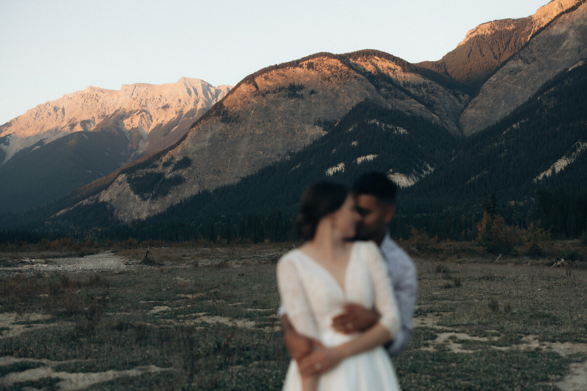 vpc-golden-bc-intimate-wedding-112