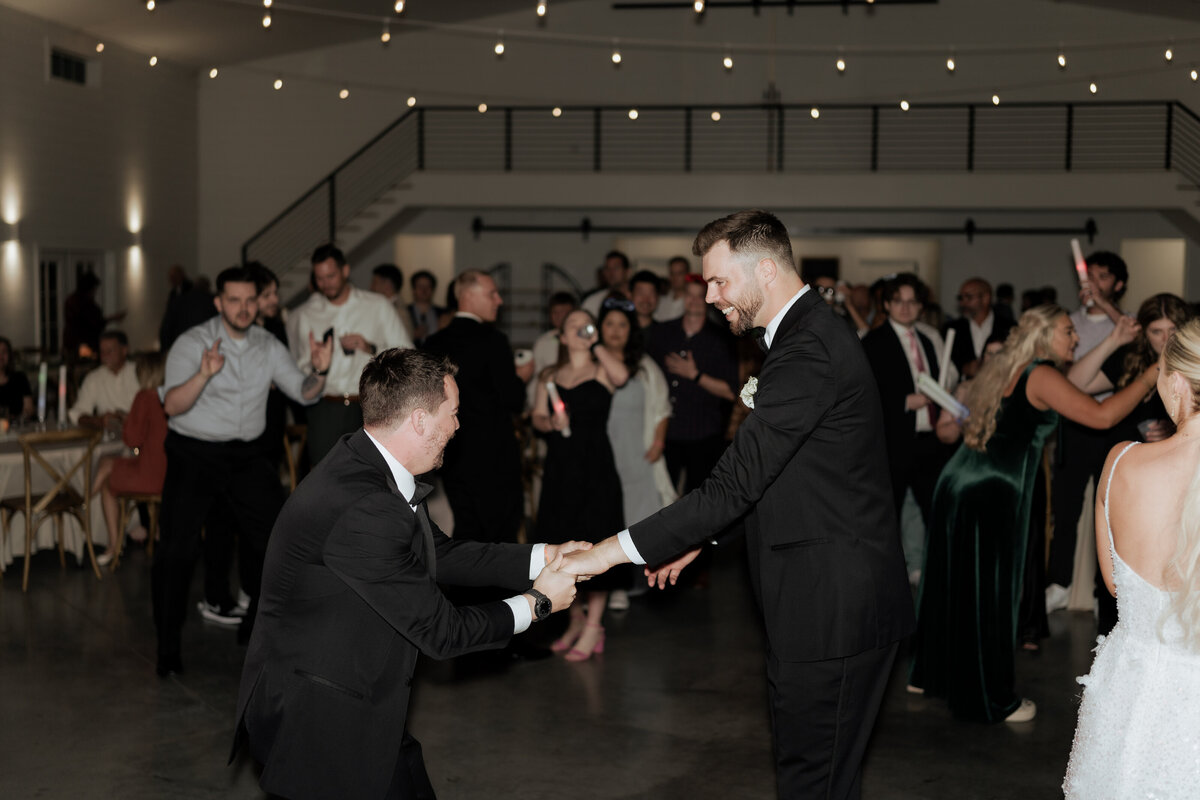 pile-wedding-1064