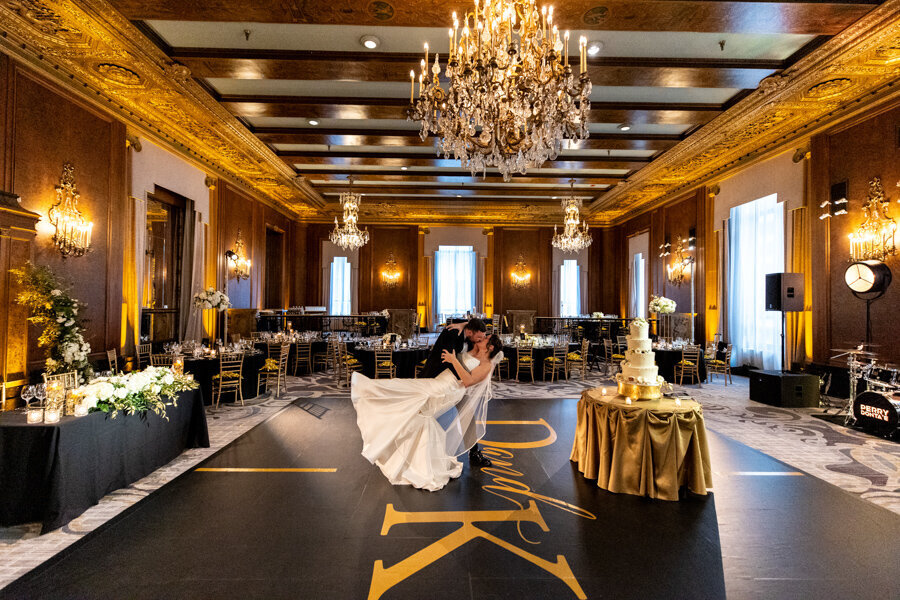 black-gold-wedding-decor-rennaissance-ballroom-intercon-hotel-chicago