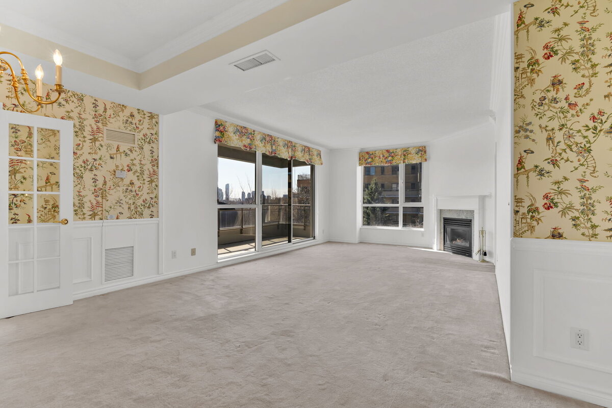 18-web-or-mls-8_001_Living Room
