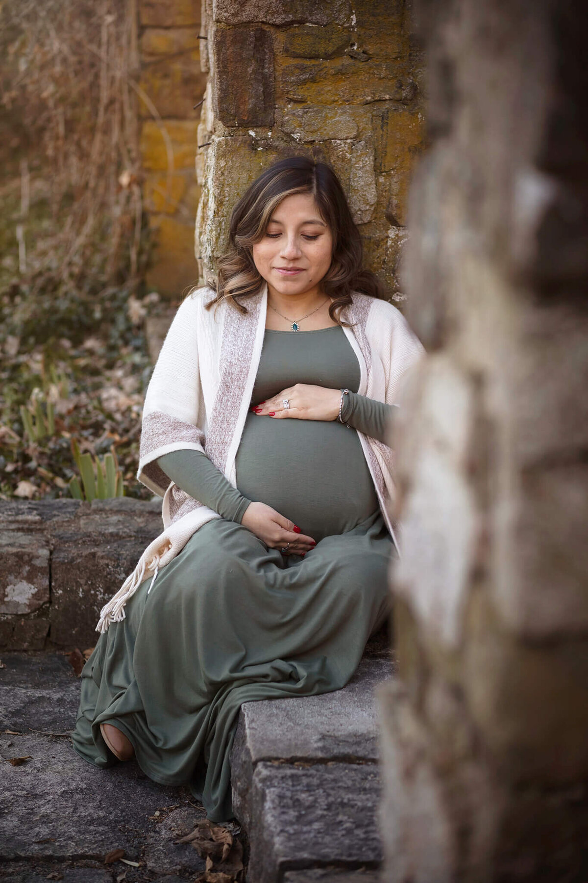 NJ maternity photos of beautiful expecting mom