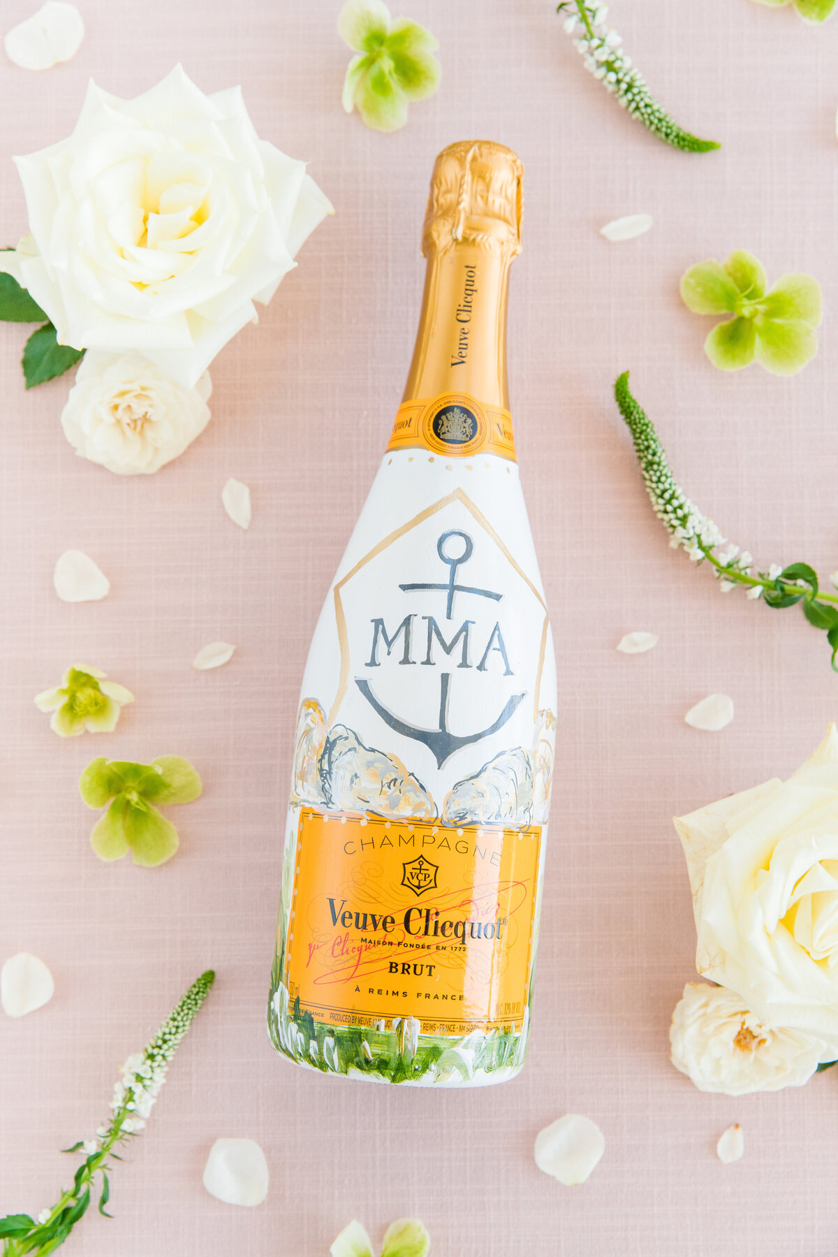 Details of a Veuve-inspired wedding at Palmetto Bluff in Charleston, SC | photographed by destination wedding photographer Dana Cubbage.