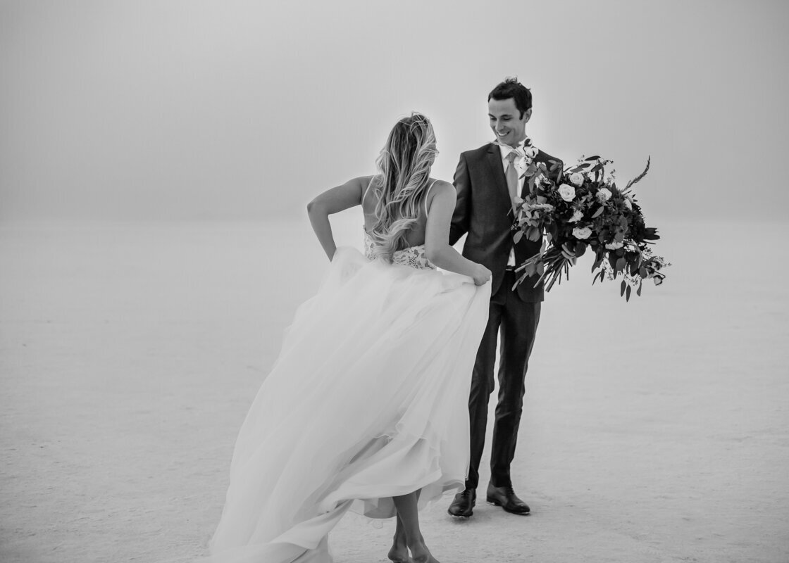 180830_Jenn&BenBridals_BonnevilleSaltFlatsUtah_AnjaJensenPhotography_001-155-2