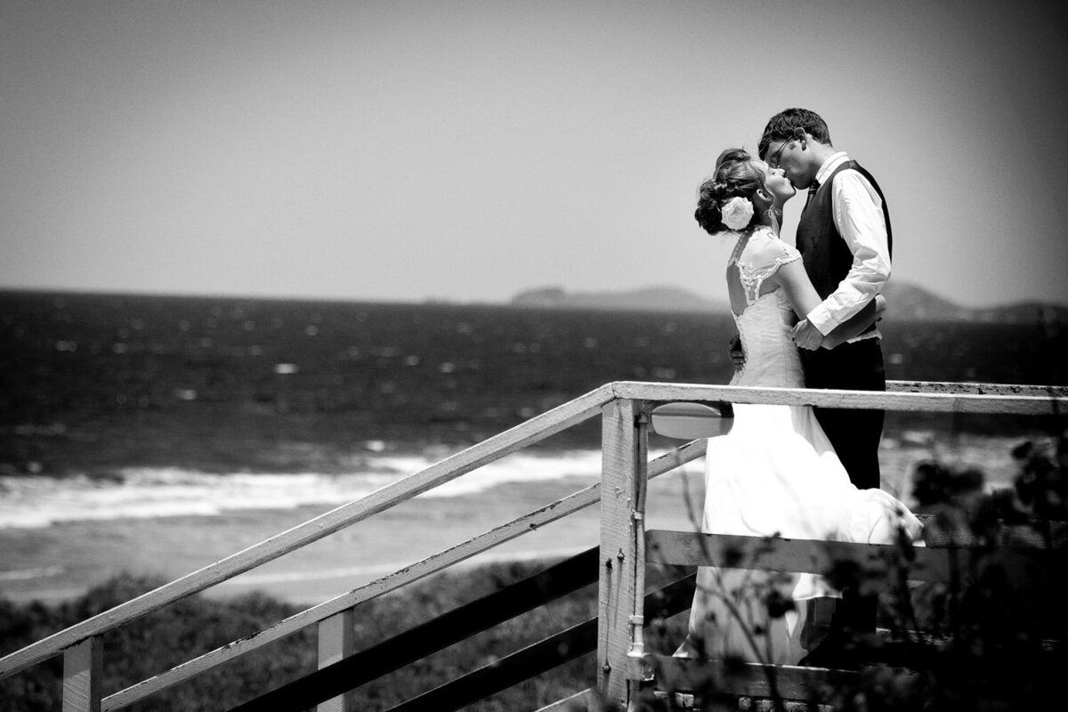 Yeppoon, QLD wedding couple by the beach