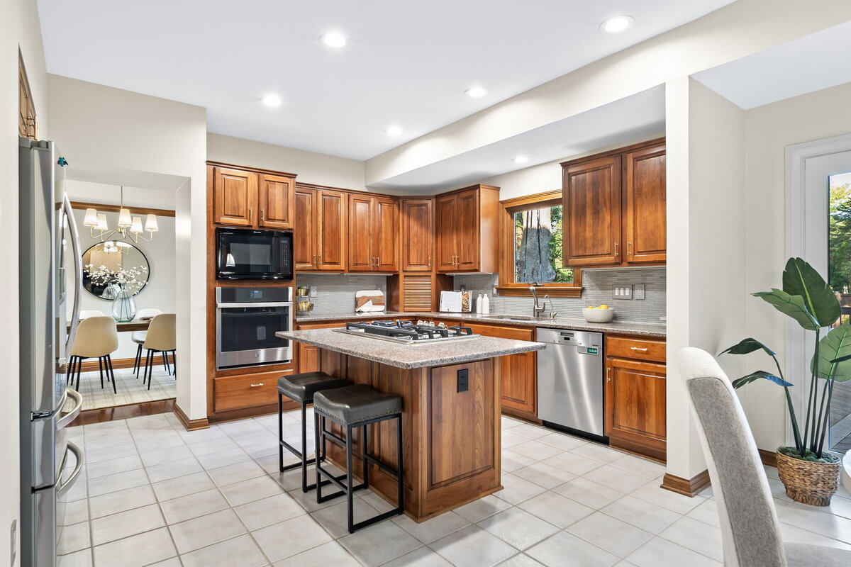 8-web-or-mls-A7407346