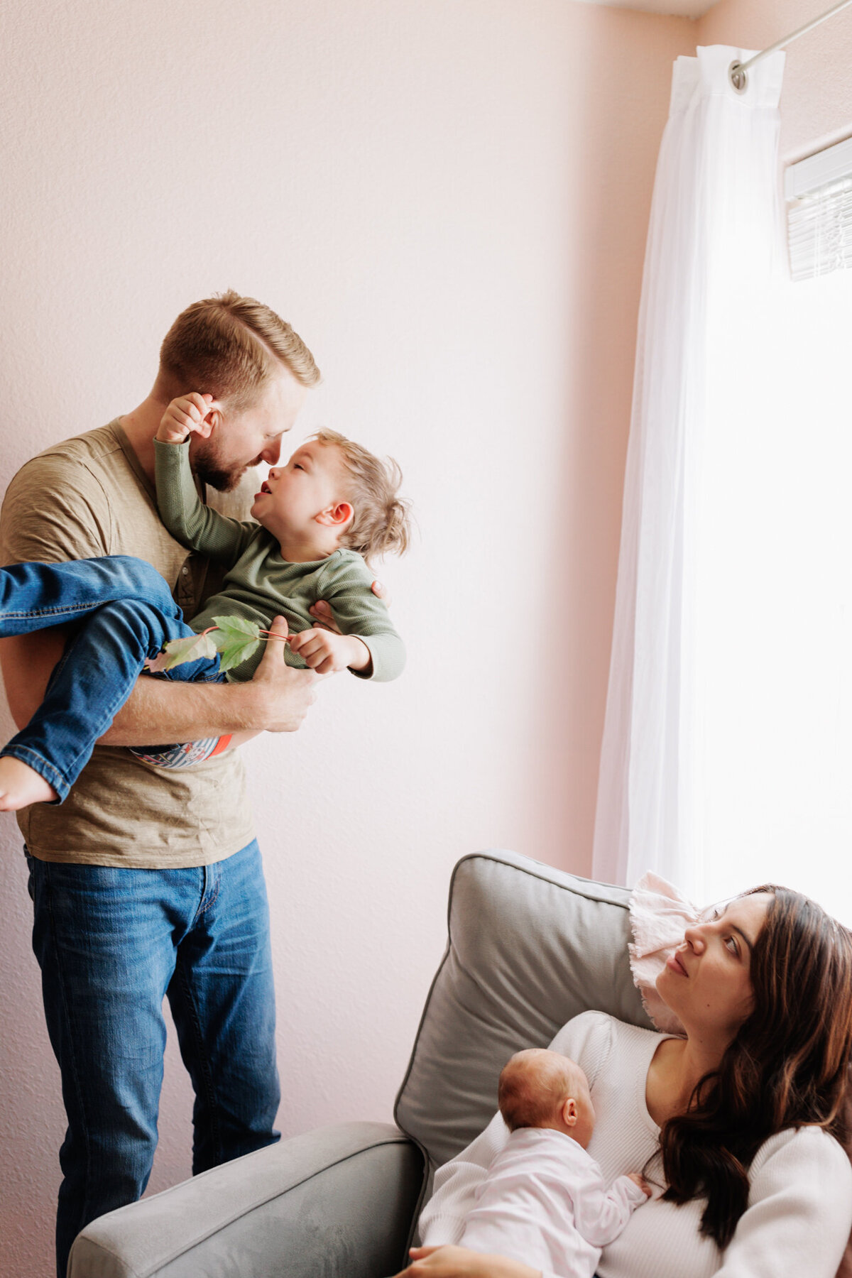 best NWA photographer, family photography Northwest Arkansas, family portraits near me Fayetteville Arkansas