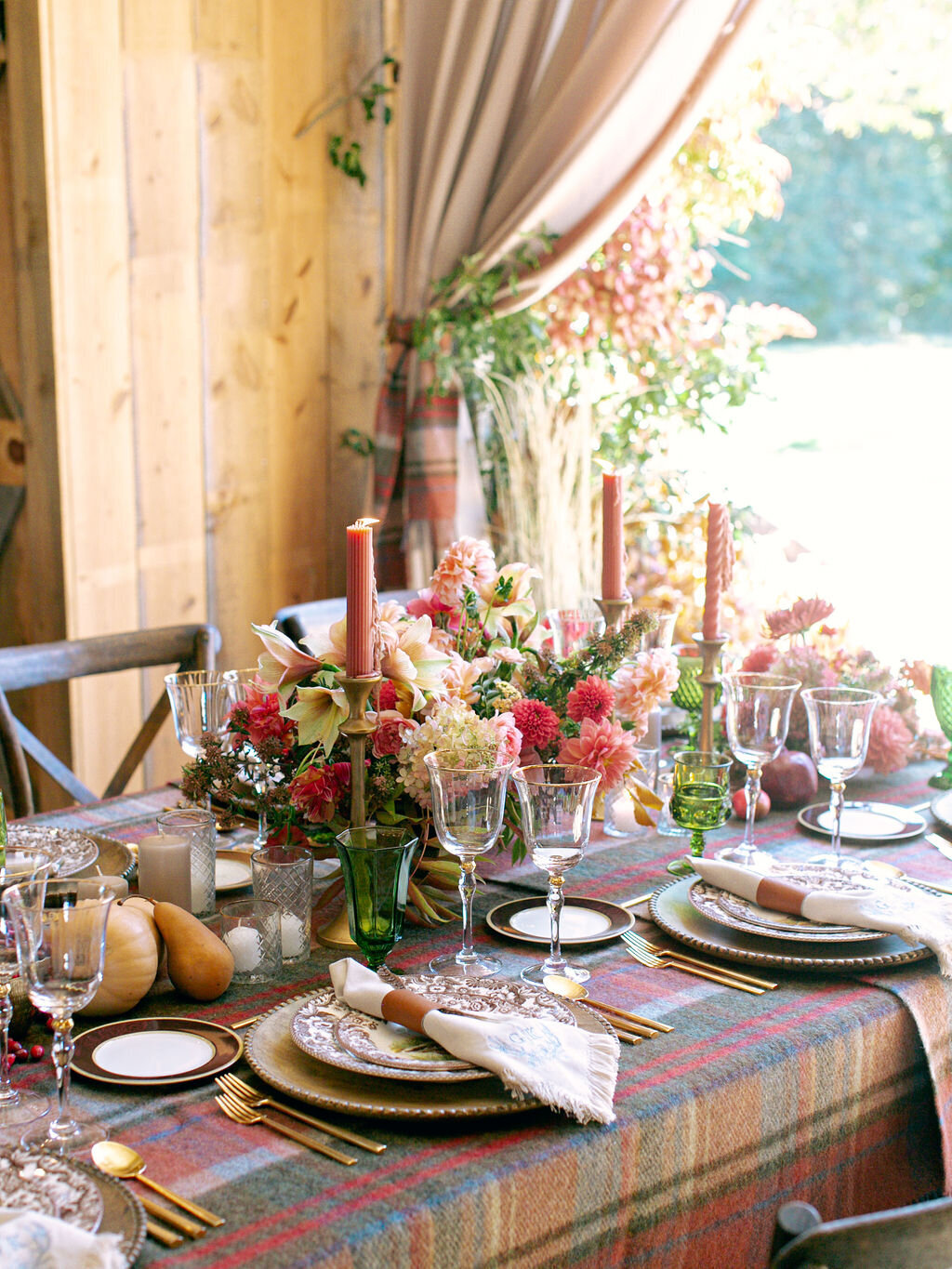 max-owens-fall-wedding-texas-ranch-table