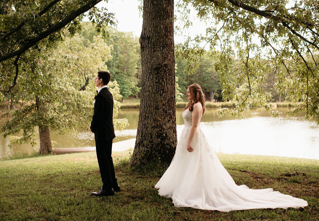 first-look-lakeside-farm-wedding-lewallen-farms-ga (1)