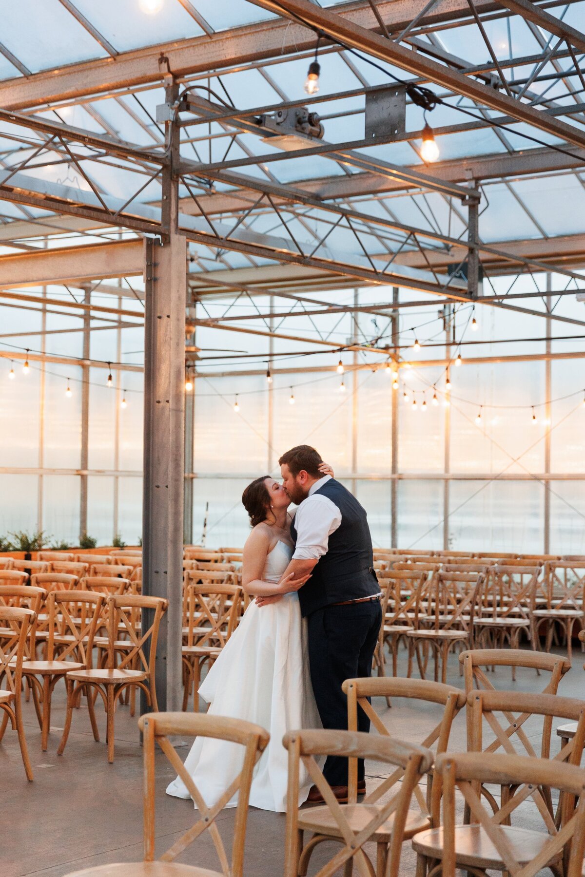 56-ivy-house-grand-rapids-wedding-photographer