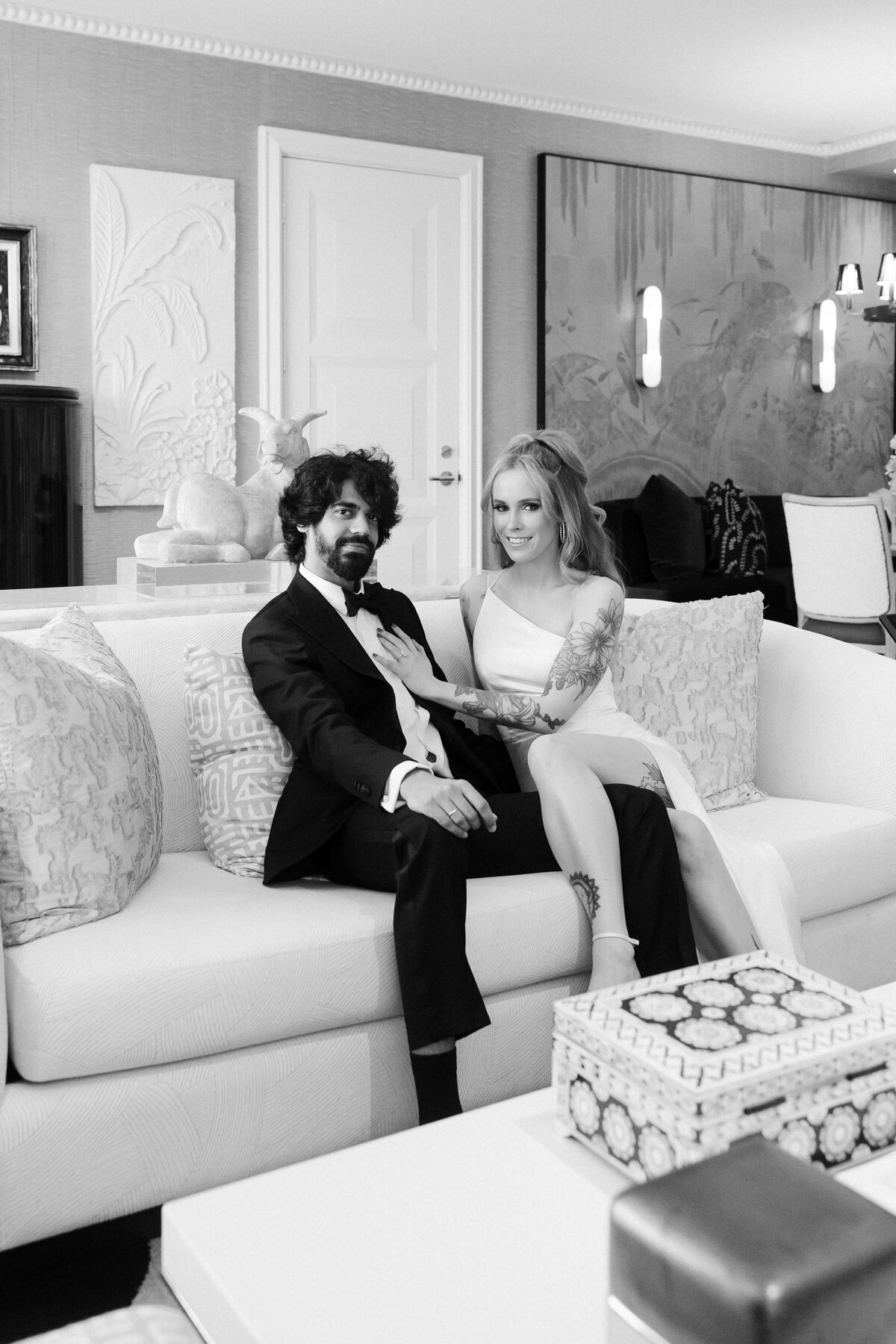 1riskyexposure_hayley-vikram_las-vegas-elopement-photography