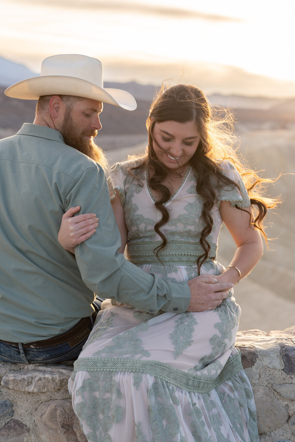 Death-Valley-National-Park-Maternity-Session-8