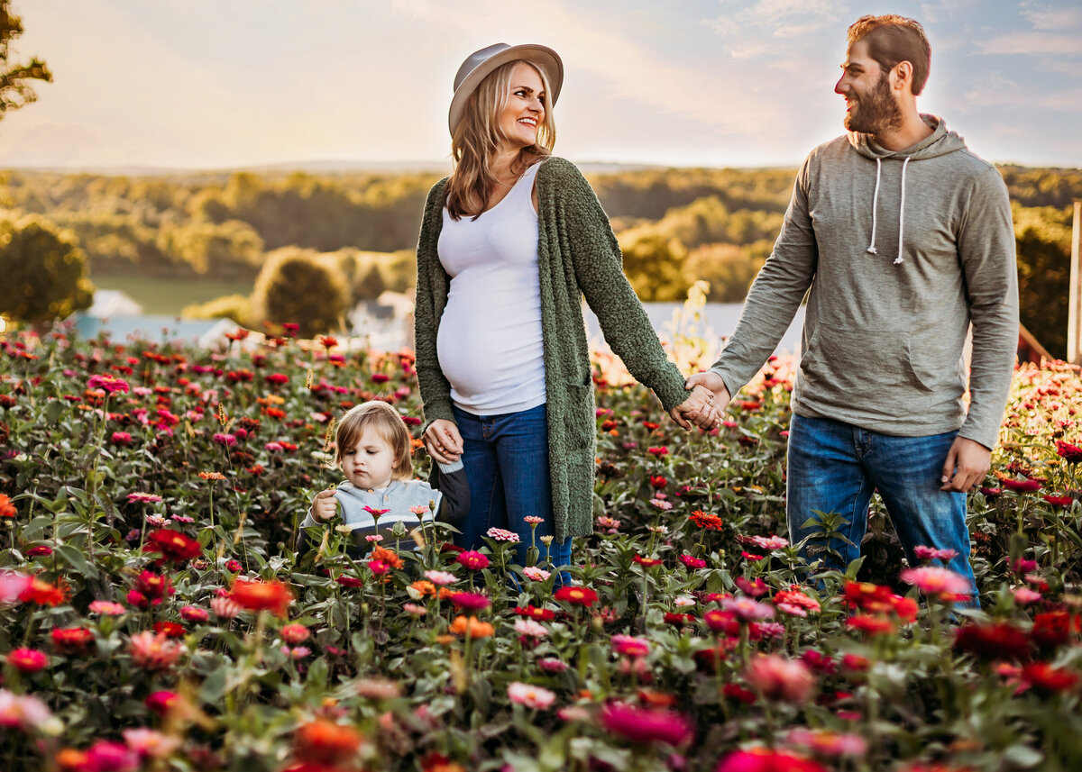 pregnancy photography outdoor