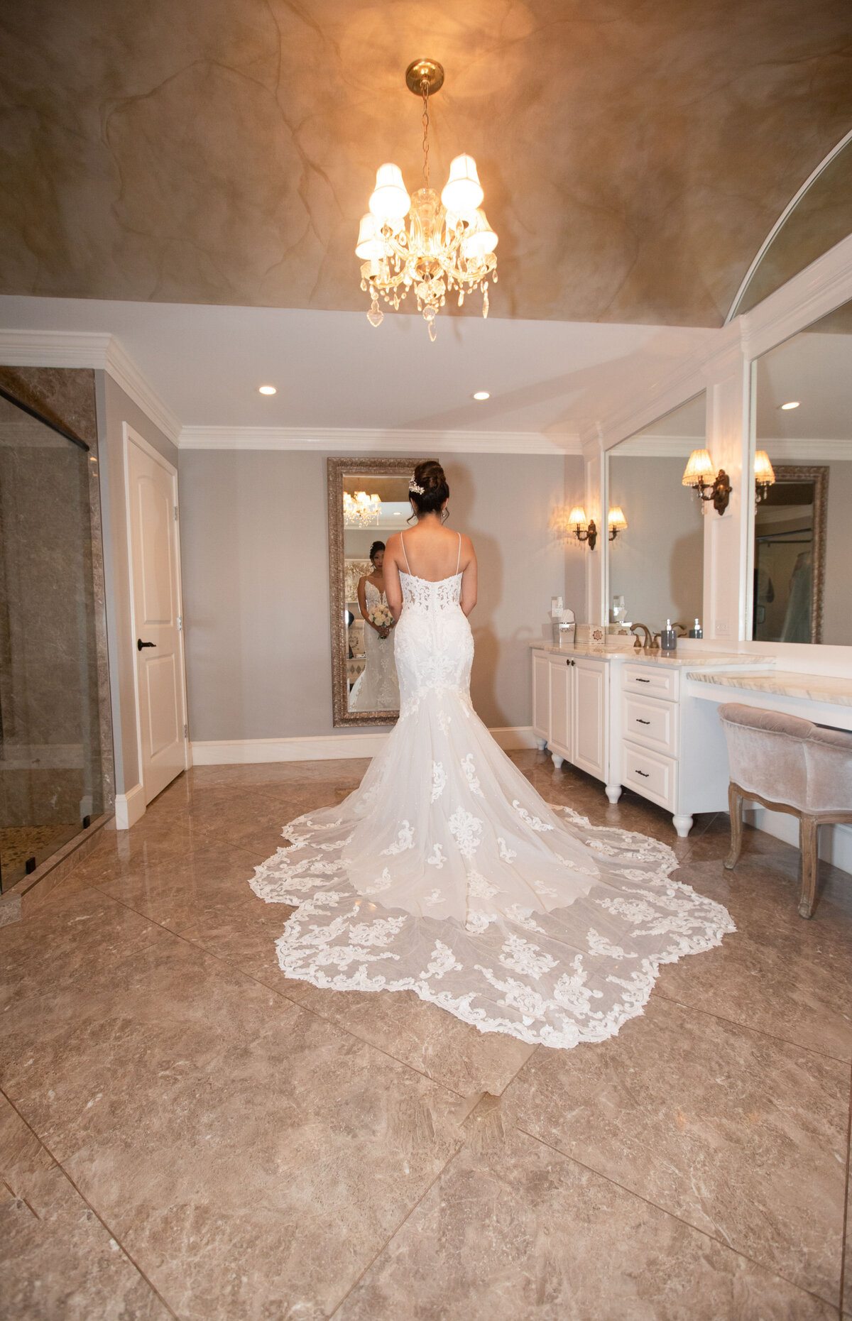 Bride-Getting-Ready-Tate-House-Dressing-Room