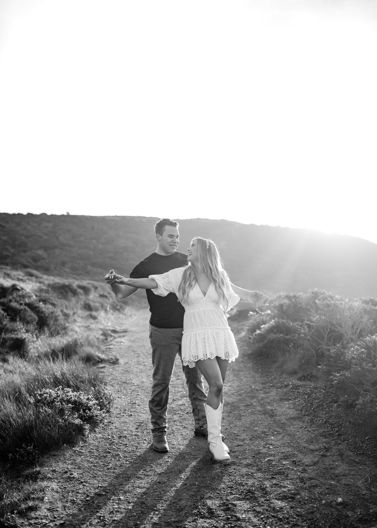 10292022_Julia+JadenEngagements_RodeoBeachCA_AnjaJensenPhotography-118