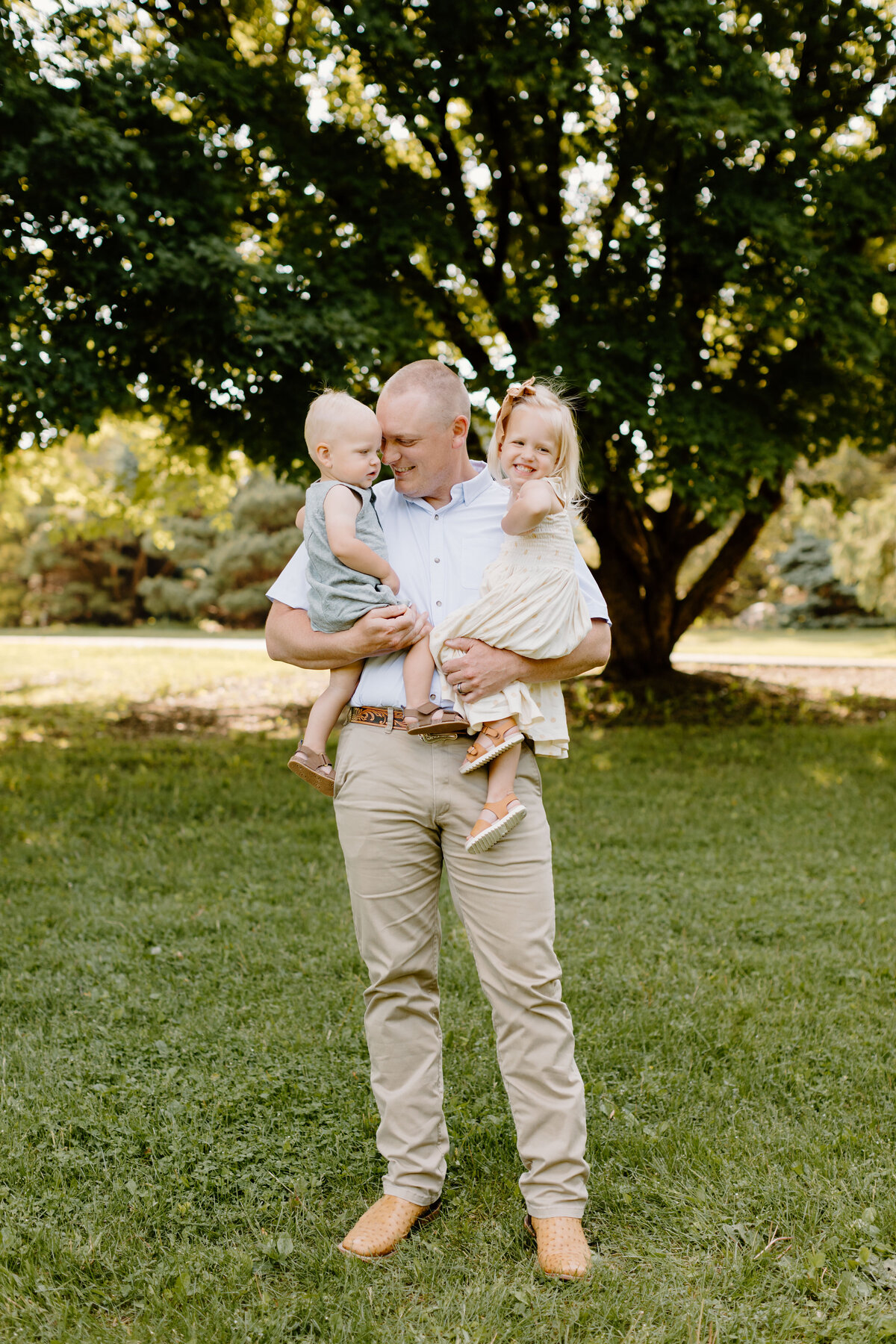 christina_ney_photography_wedding_engagement_lifestyle_photographer_dubuque_iowa_wedding_planning_assistance_adventurous_bold_laidback Family Photography15