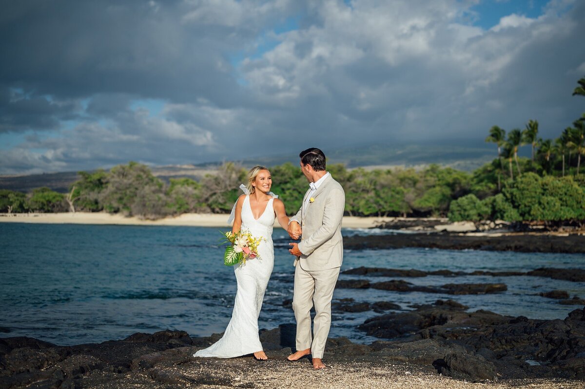 mahaiula-beach-elopement_0019