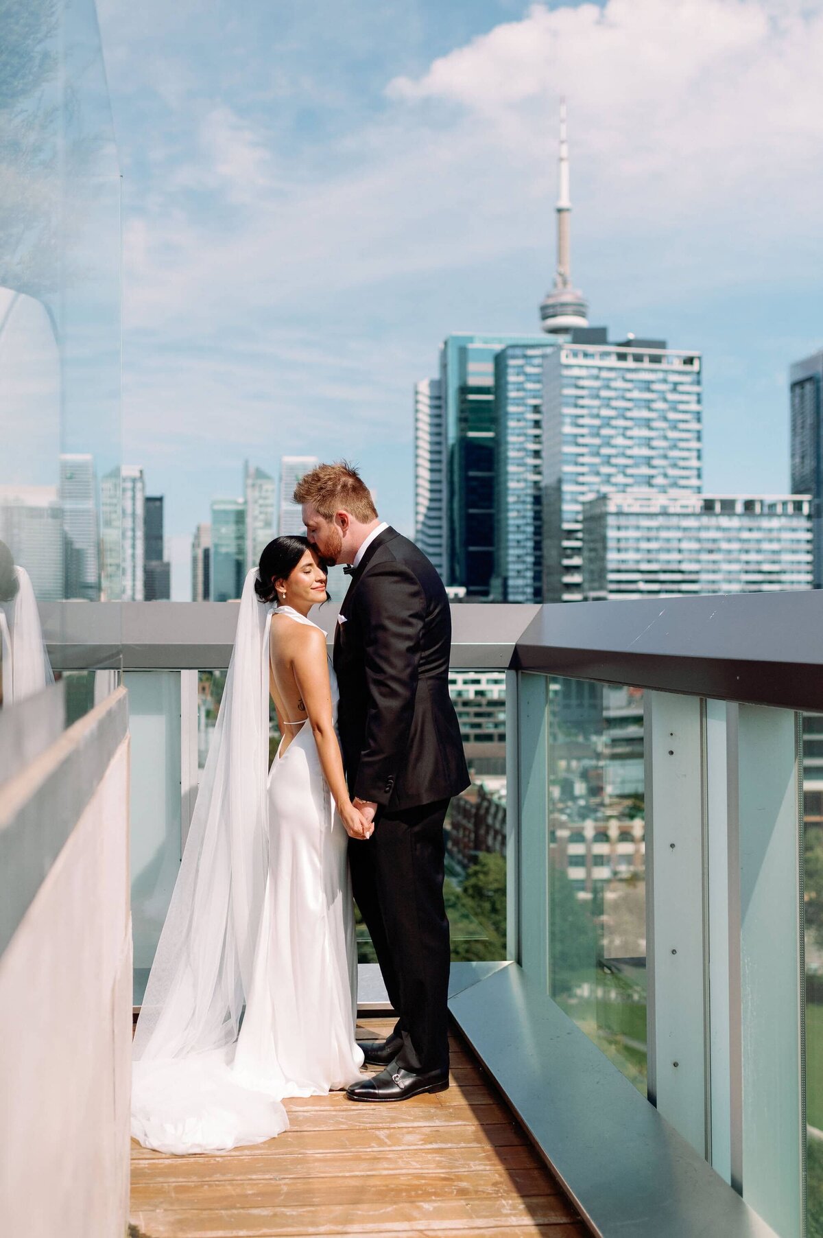 1HotelTorontoWeddingFirstLook-93