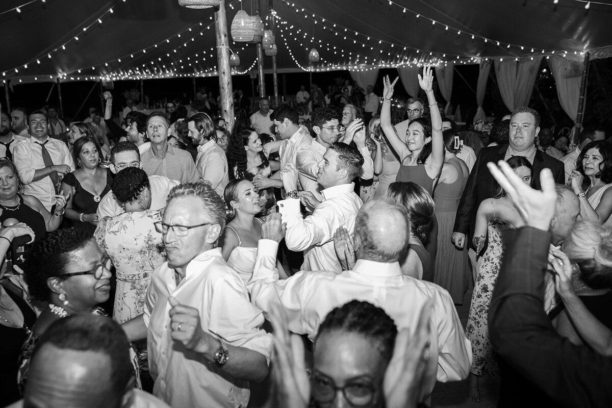 wedding-band-at-guilford-yacht-club-jen-strunk-events